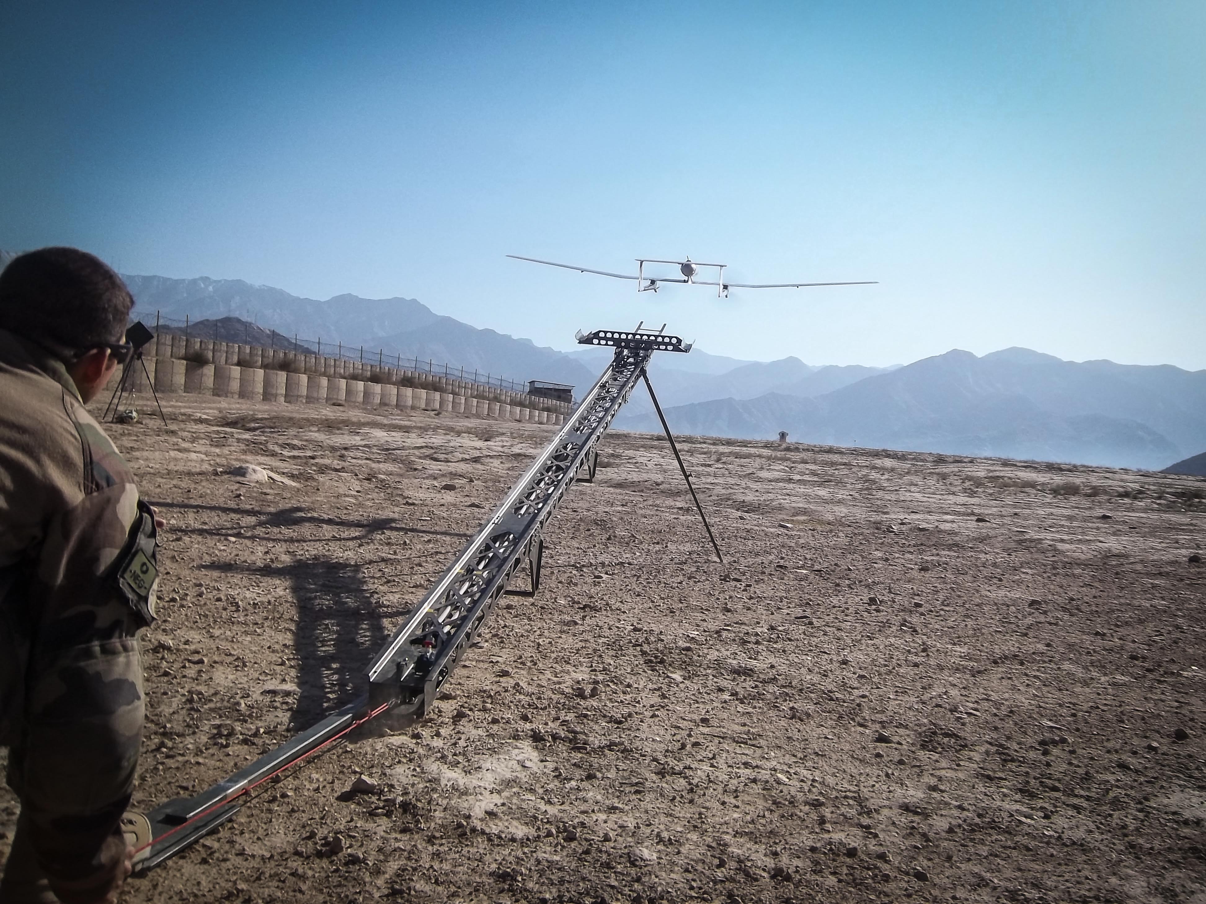 rampe de lancement d'un drone de reconnaissance d'appui au contact